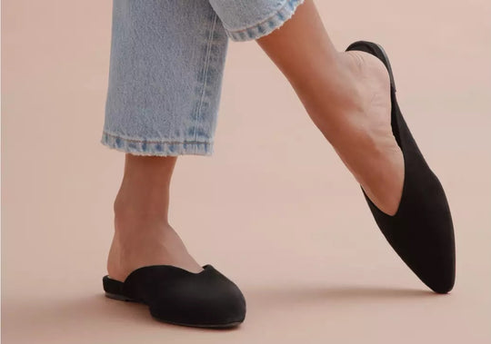 The Cute Slippers Lazy Fashion Girls Are Buying Right Now